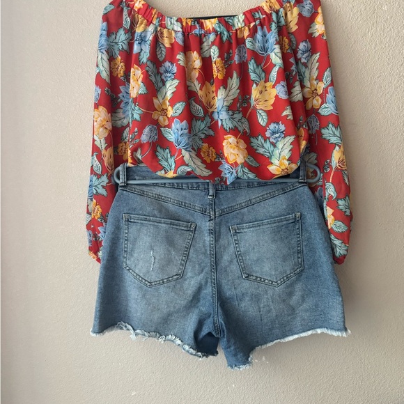 Floral Red Women's Top - Picture 3 of 4